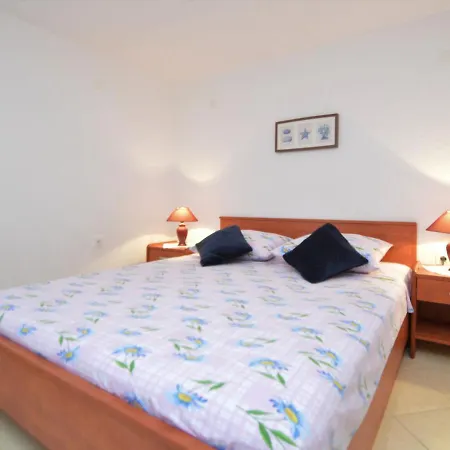 Rose-1 By Interhome Lägenhet *